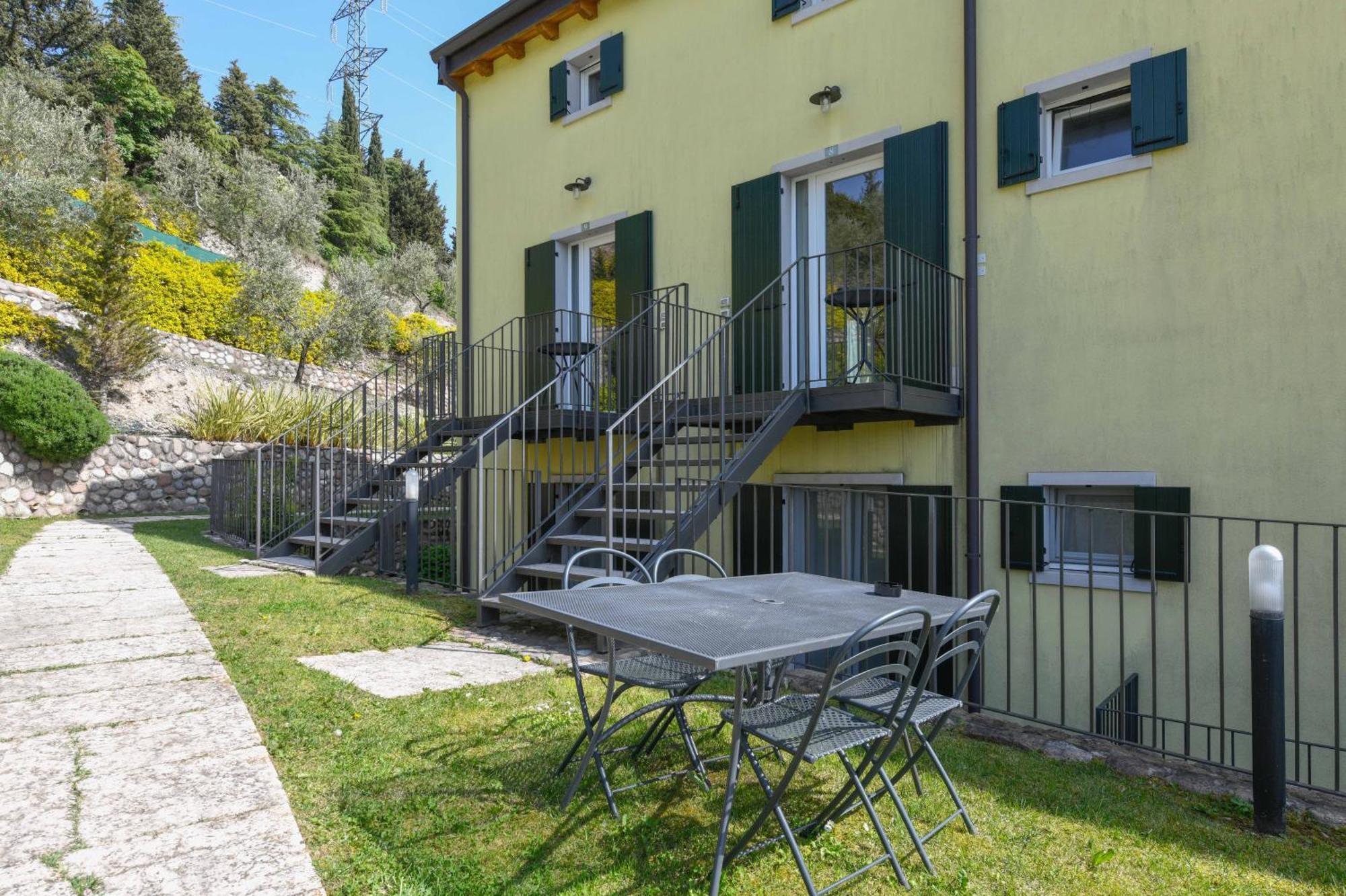 Residence Fontanelle Cavaion Veronese Bagian luar foto
