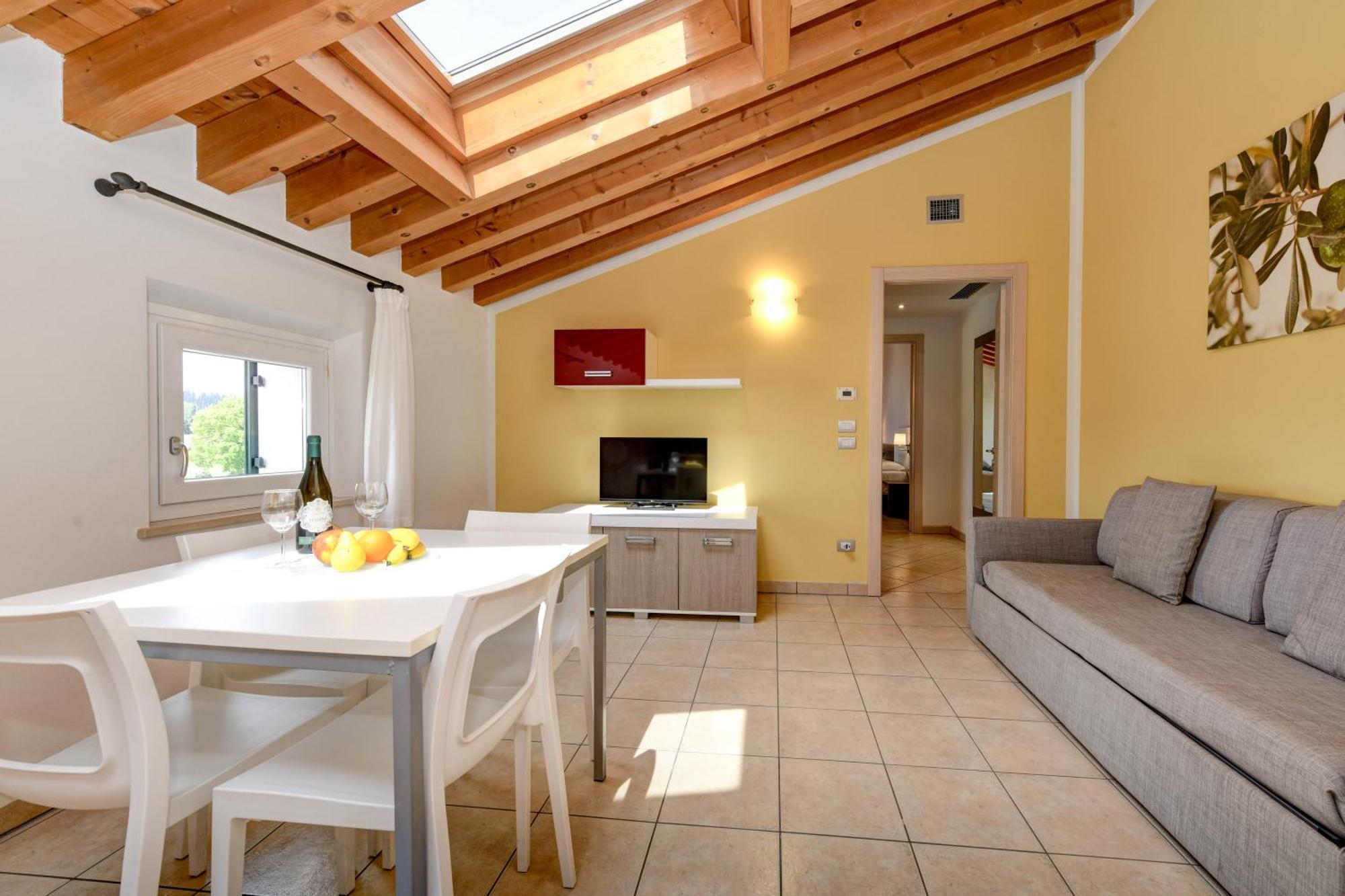 Residence Fontanelle Cavaion Veronese Bagian luar foto